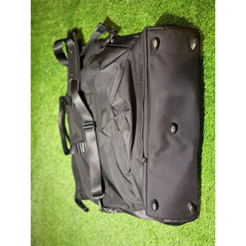 TUMI Men Kessler 22353 Boston‎ Bag Business- Like New